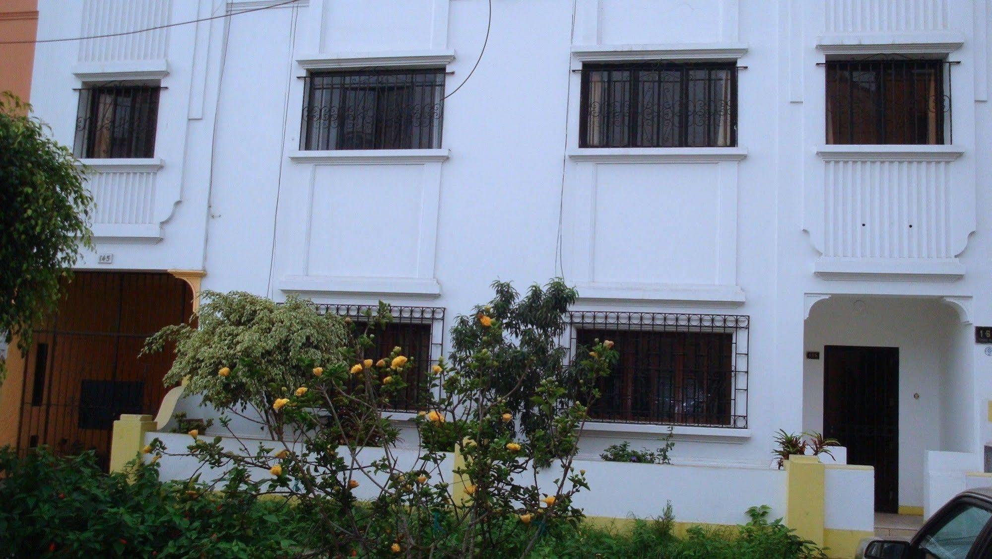 La Chocita Ward Bed & Breakfast Lima Exterior photo